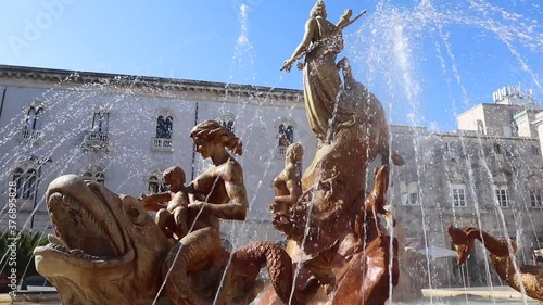 Siracusa - Fontana in Piazza Archimede