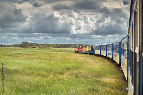 Inselbahn auf Wangerooge, Ostfriesland, Niedersachsen, Deutschland.