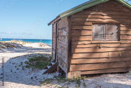 Papier peint cabanon au bord de mer