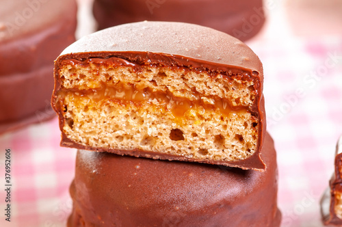 Canvastavla Pão de mel e chocolate  pedaço recheado
