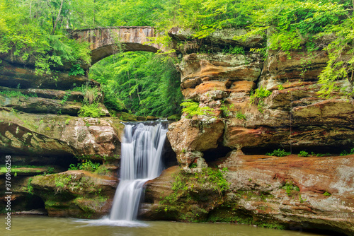 Fototapeta Naklejka Na Ścianę i Meble -  The Upper Falls and bridge in Hocking Hills State Park, Ohio