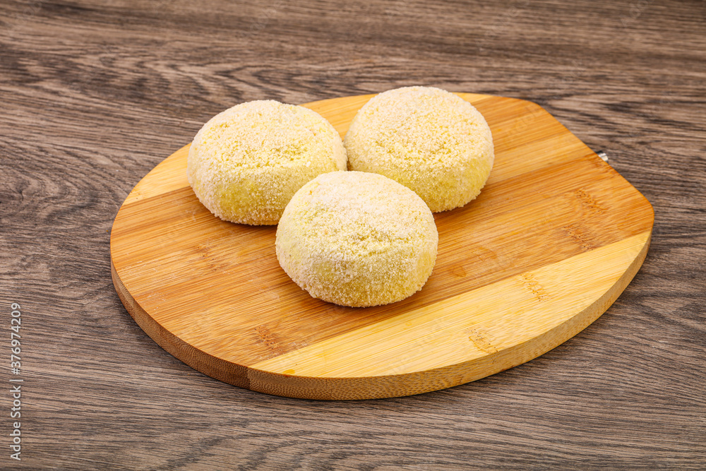 Raw potato zrazy for cooking Raw potato zrazy for cooking