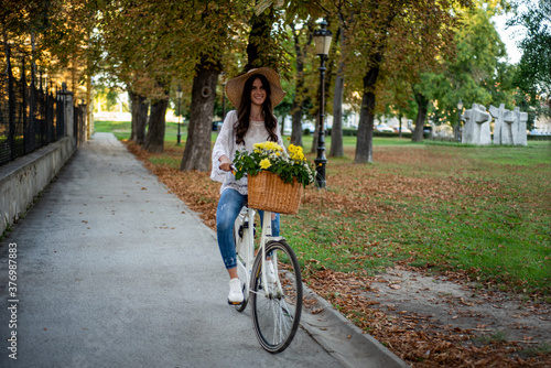 Wallpaper Mural Autumn in the air Torontodigital.ca