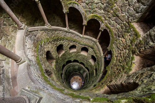 Εκτύπωση καμβά Beautiful view to old historic inverted tower in Quinta da Regaleira