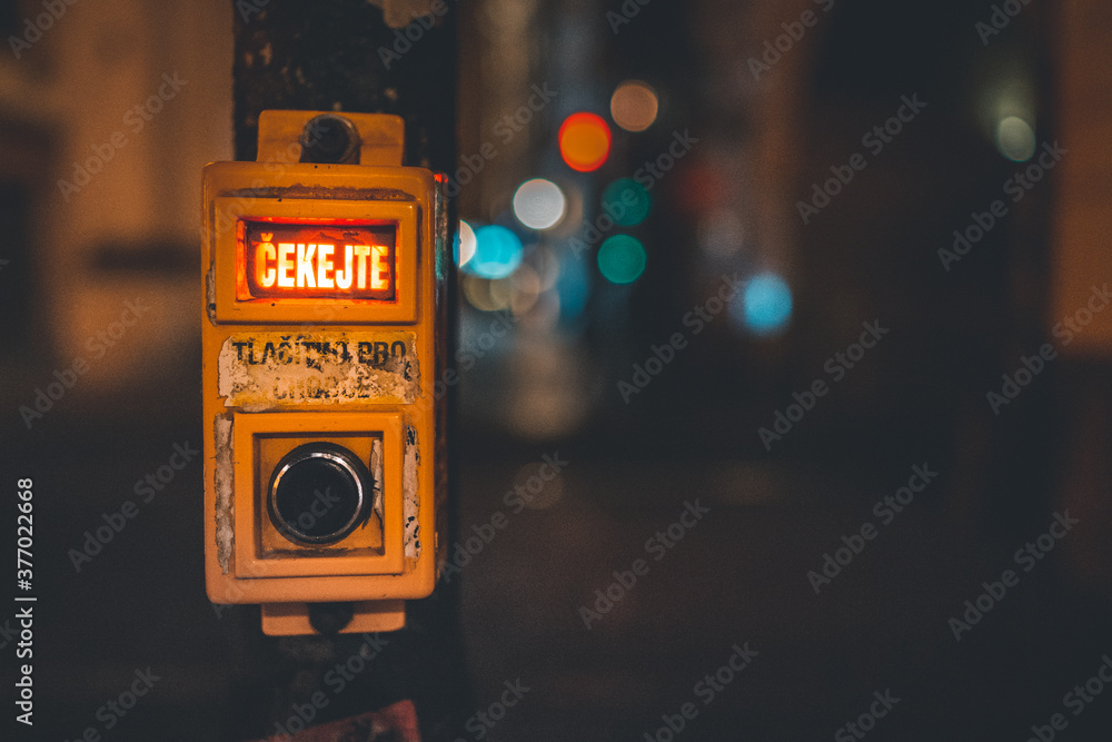 Naklejka premium traffic light on the street