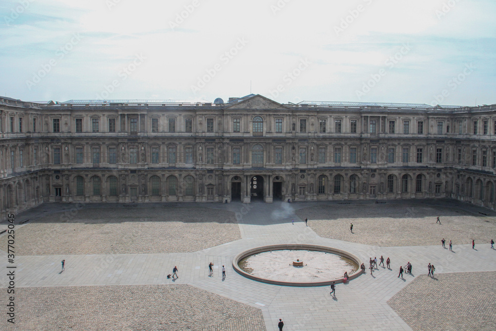 Obraz premium Louvre Museum