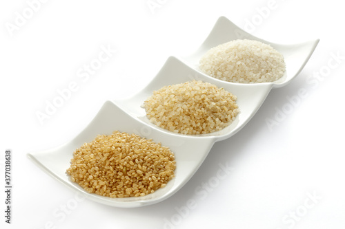 三種のお米（玄米・胚芽米・白米）