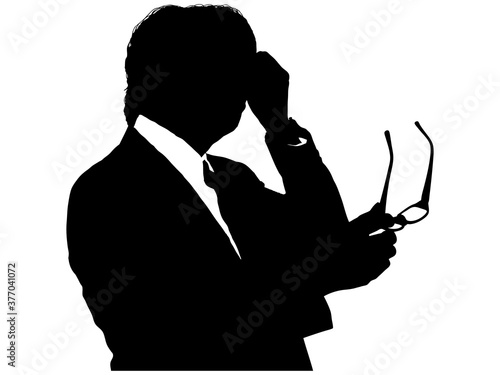 疲れているビジネスマン_シルエット2