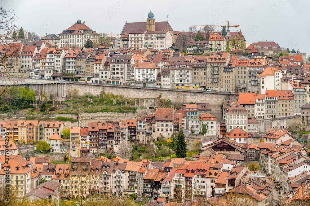 Die Altstadt von Fryburg in der Schweiz