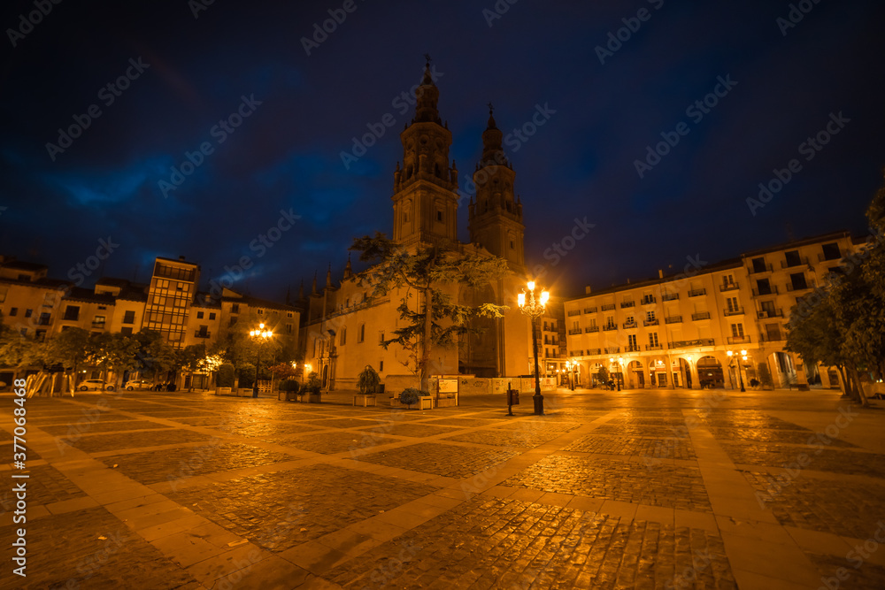 amanecer sobre la catedral de logroño
La Rioja
