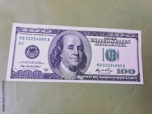 Foto Currency, Money, Dollar, Euro, wealth, dollar bills, fifty dollars, one hundred