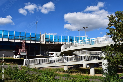 Fußweg der Reiffeisenbrücke Neuwied photo