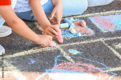 Little children drawing wit...