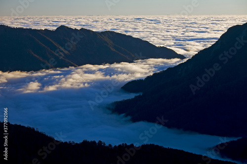Taiwan Nantou Hehuan Mountain dawn sea of ??clouds Taiwan © TPG