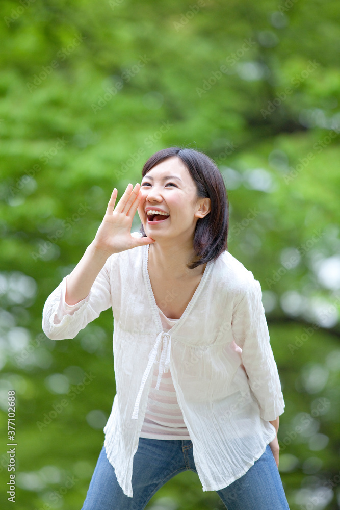 叫ぶ女性 叫ぶ女性