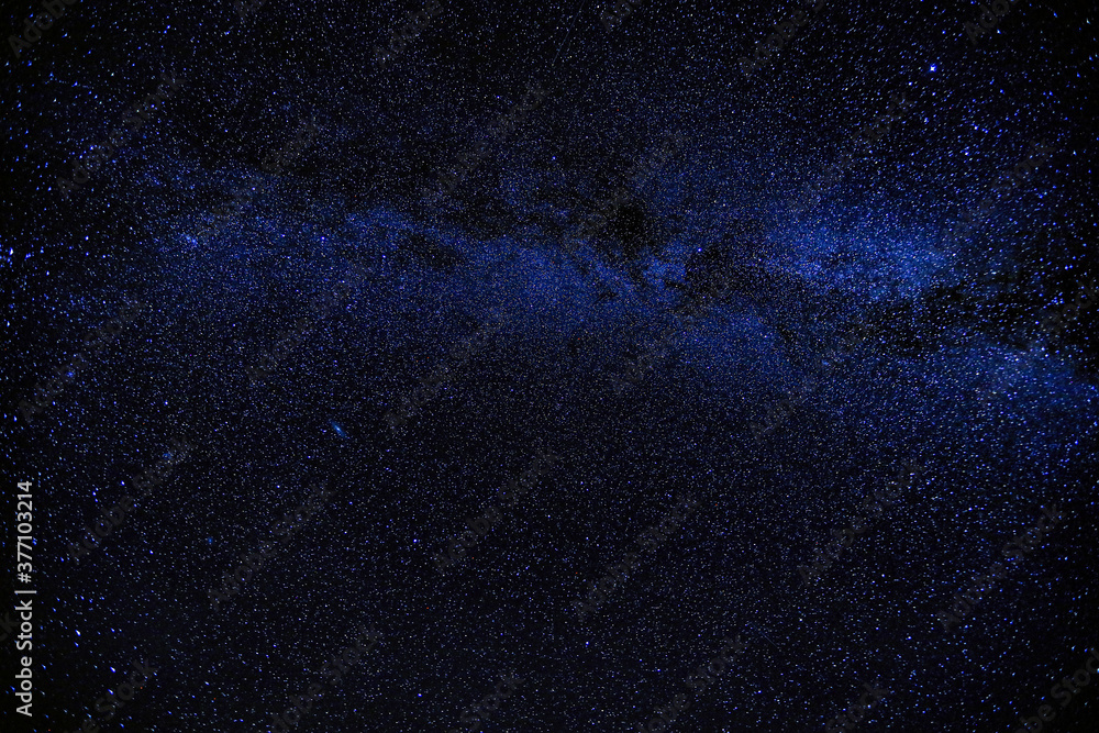 Obraz premium Winter starry sky, Uig, Skye, Scottish highlands