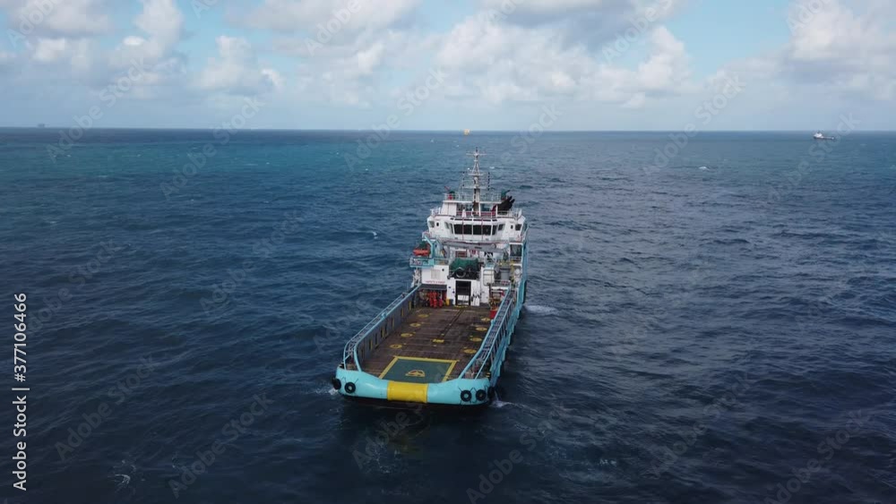 Offshore supply vessels tow the rig to the offshore location
Offshore supply vessels tow the rig to the offshore location
