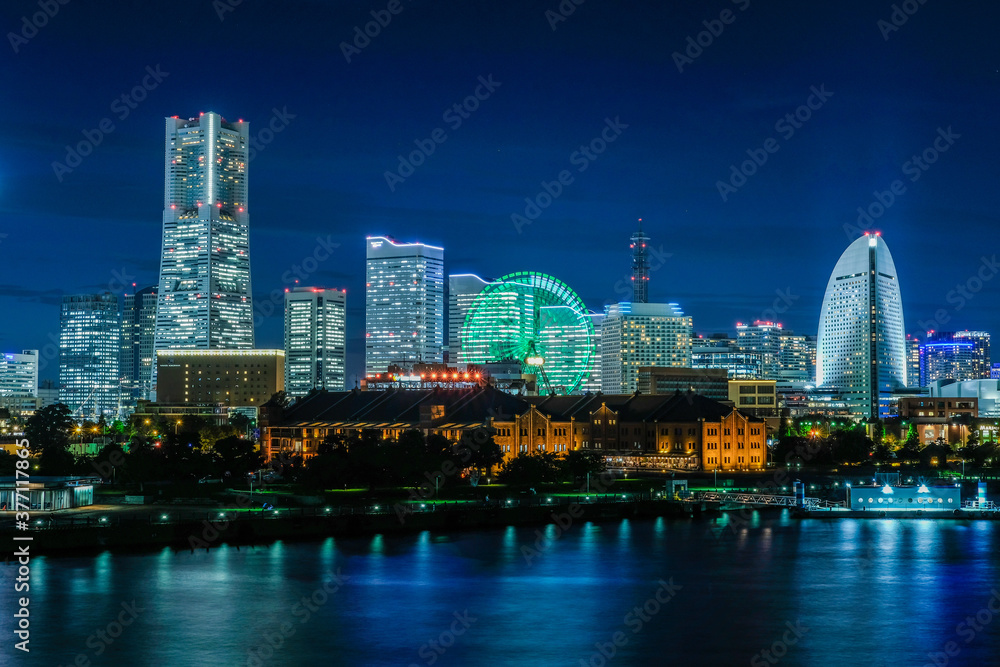 Naklejka premium 神奈川県横浜市みなとみらいの夜景(大さん橋)