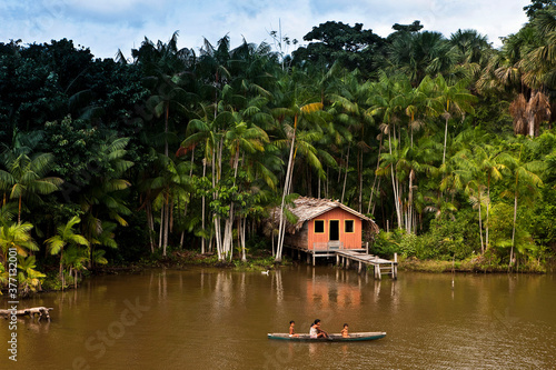 Moradia de ribeirinhos na Ilha do Marajó.