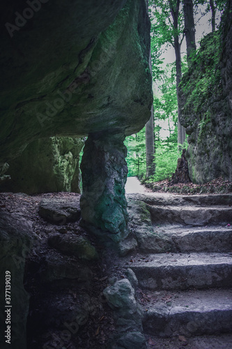 Stützpfeiler aus fels
