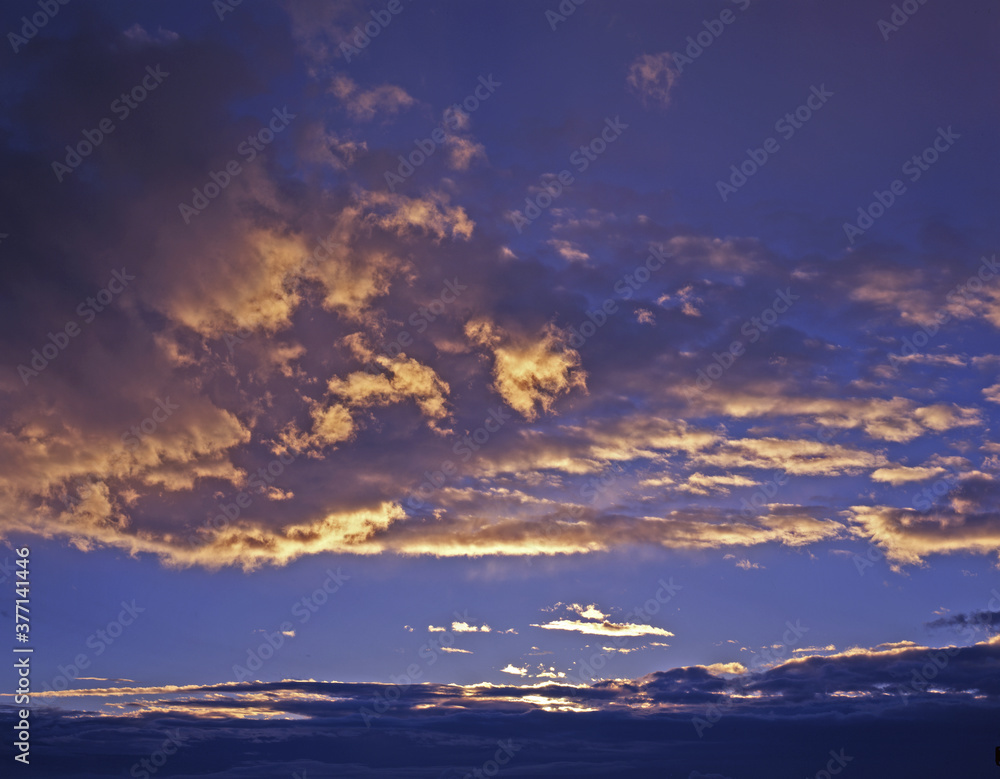 Obraz premium Dawn colorful clouds