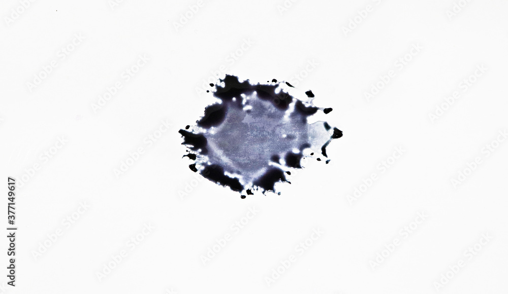 Obraz premium Abstract ink background. watercolor ink drops on white paper. black circle organic flow expanding alcohol ink technique . Marble style. Black paint stroke texture Macro image