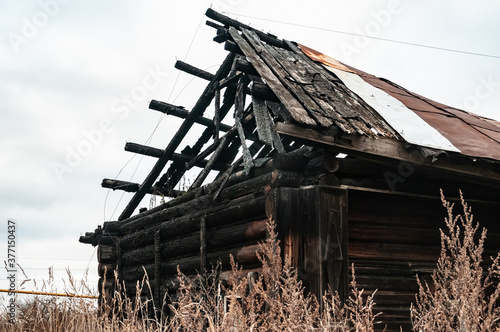 The old burnt hut in the village