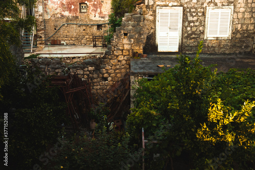 Fototapeta Naklejka Na Ścianę i Meble -  An abandoned cozy corner in the middle of a European resort town, montenegro