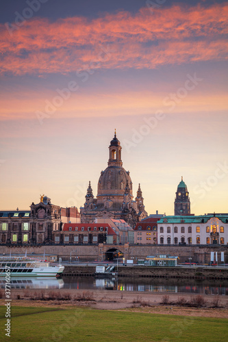 Obraz na płótnie Dresden, Germany. Cityscape image of skyline Dresden, Germany with Dresden Cathedral during beautiful sunset. w salonie