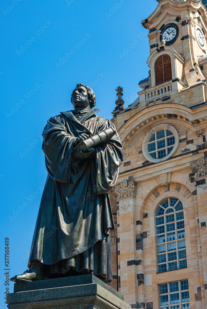 Obraz premium Martin Luther Memorial, Dresden, Germany