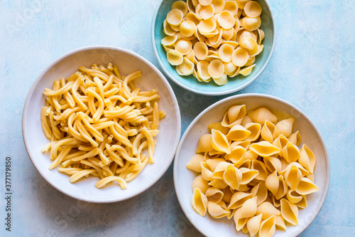 Types of dry pasta photo
