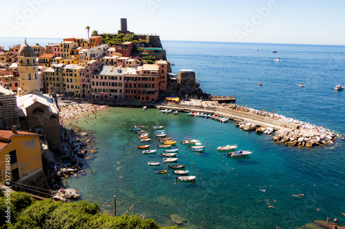 Fototapeta Naklejka Na Ścianę i Meble -  the charming port of Manarola during the sunset