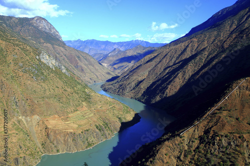 Fototapeta Naklejka Na Ścianę i Meble -  Yunnan Lijiang Jinsha River scenery