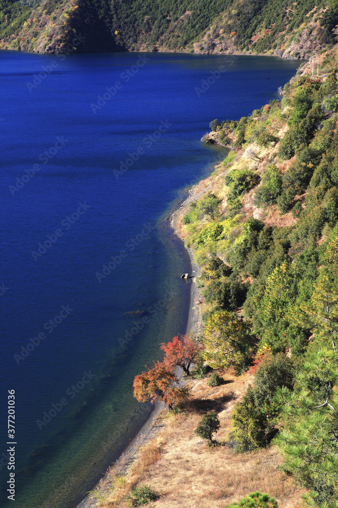 Obraz premium Yunnan Lijiang Ninglang Lugu Lake lake view