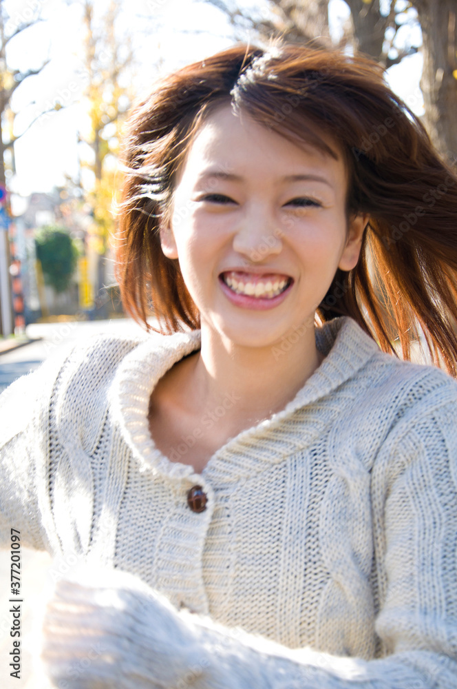 走る女性 走る女性