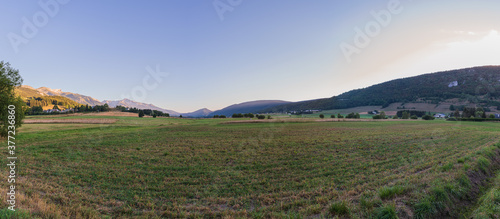 Paisaje de montañas en los Alpes