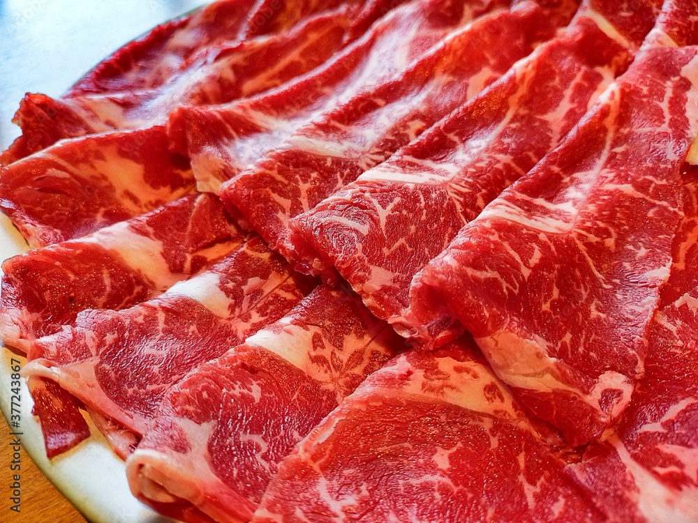 raw beef steak：しゃぶしゃぶ和牛