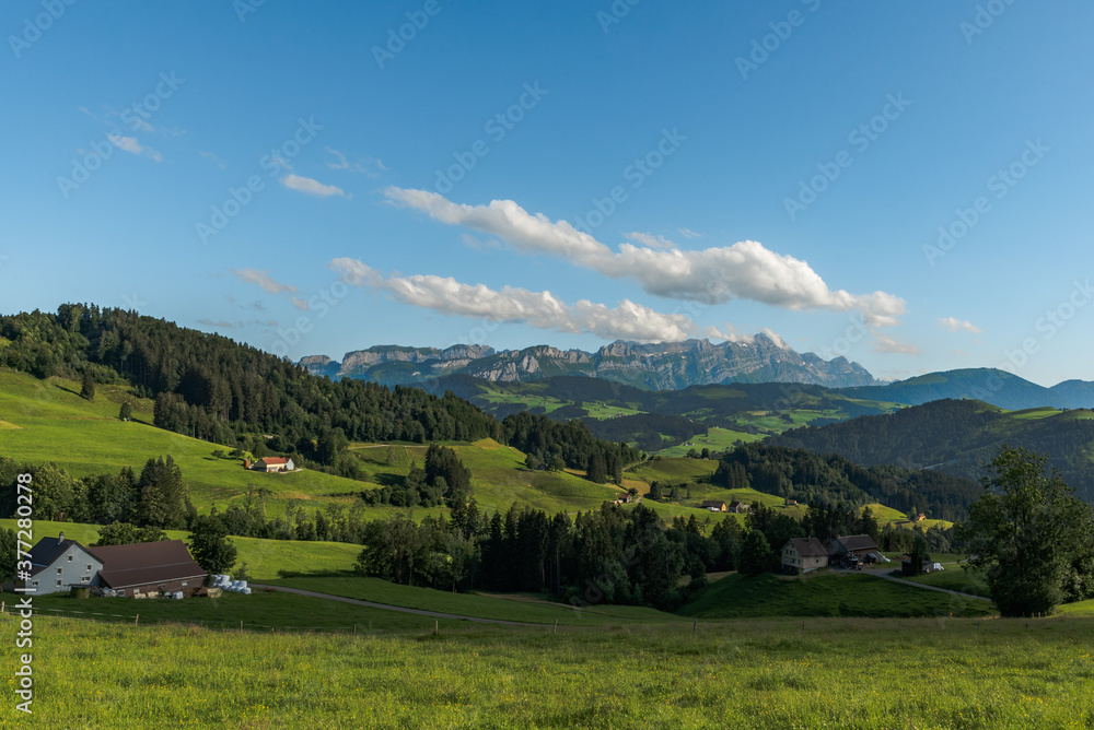 Ausblick auf Alpstein und Säntis, Appenzellerland, Kanton Appenzell Innerrhoden, Schweiz