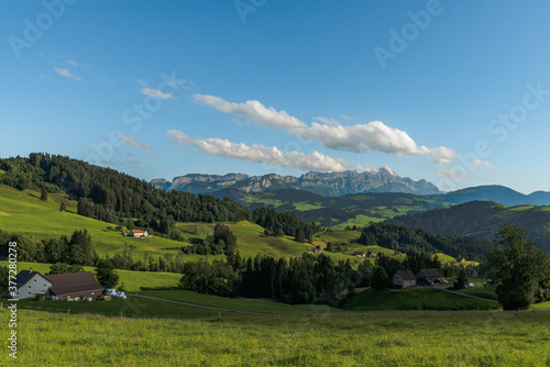 Ausblick auf Alpstein und Säntis, Appenzellerland, Kanton Appenzell Innerrhoden, Schweiz