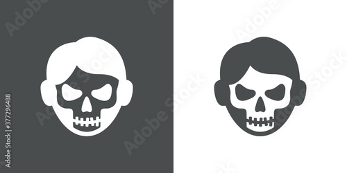 Feliz Halloween. Día de los muertos. Disfraz de zombi. Cabeza de hombre joven con máscara de calavera en fondo gris y fondo blanco