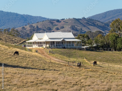 Country house along the Great Victorian Rail Trail - Mansfield, Victoria, Australia