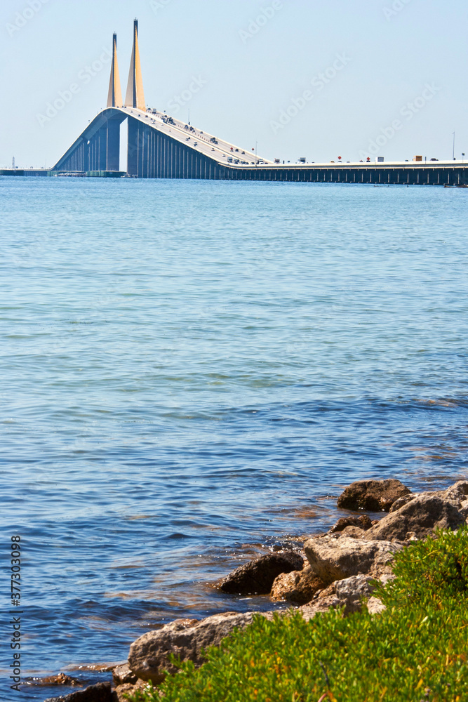 Φωτογραφία Amazing golden bridge near Tampa