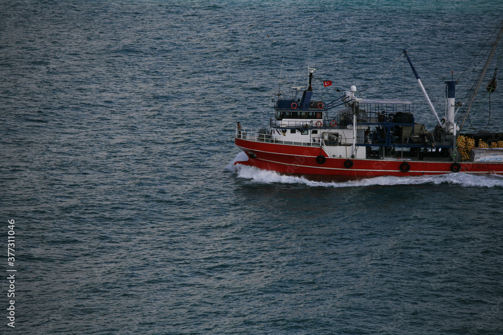 Small fishing boat in the Bosphorus
Small fishing boat in the Bosphorus
