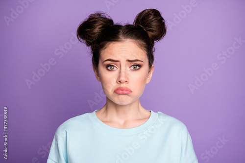 Portrait of upset frustrated girl teen hear horrible corona virus epidemic news Fototapet