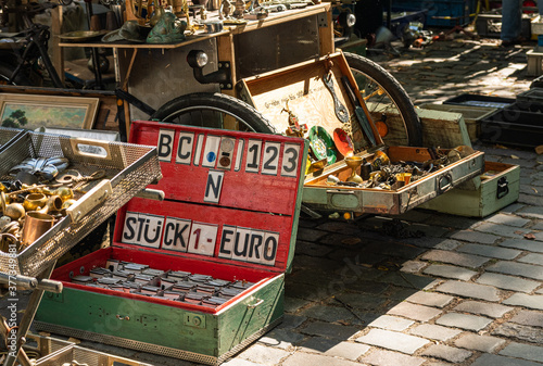 Tableau sur toile Flohmarkt11092020a