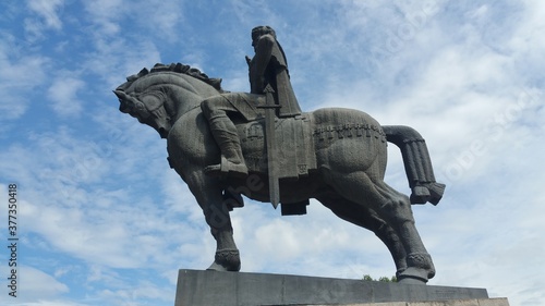 monument to the soldiers