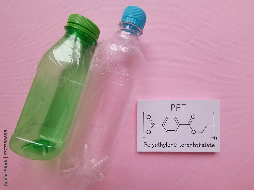 Structural chemical formula of polyethylene terephthalate molecule with ...