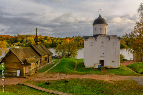 The churches of Dmitry Solunsky and George.