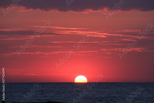 Sunset over the sea © Irina Solonina