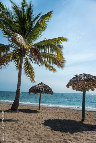Fototapeta Naklejka Na Ścianę i Meble -  Playa de Rancho Luna en Cuba